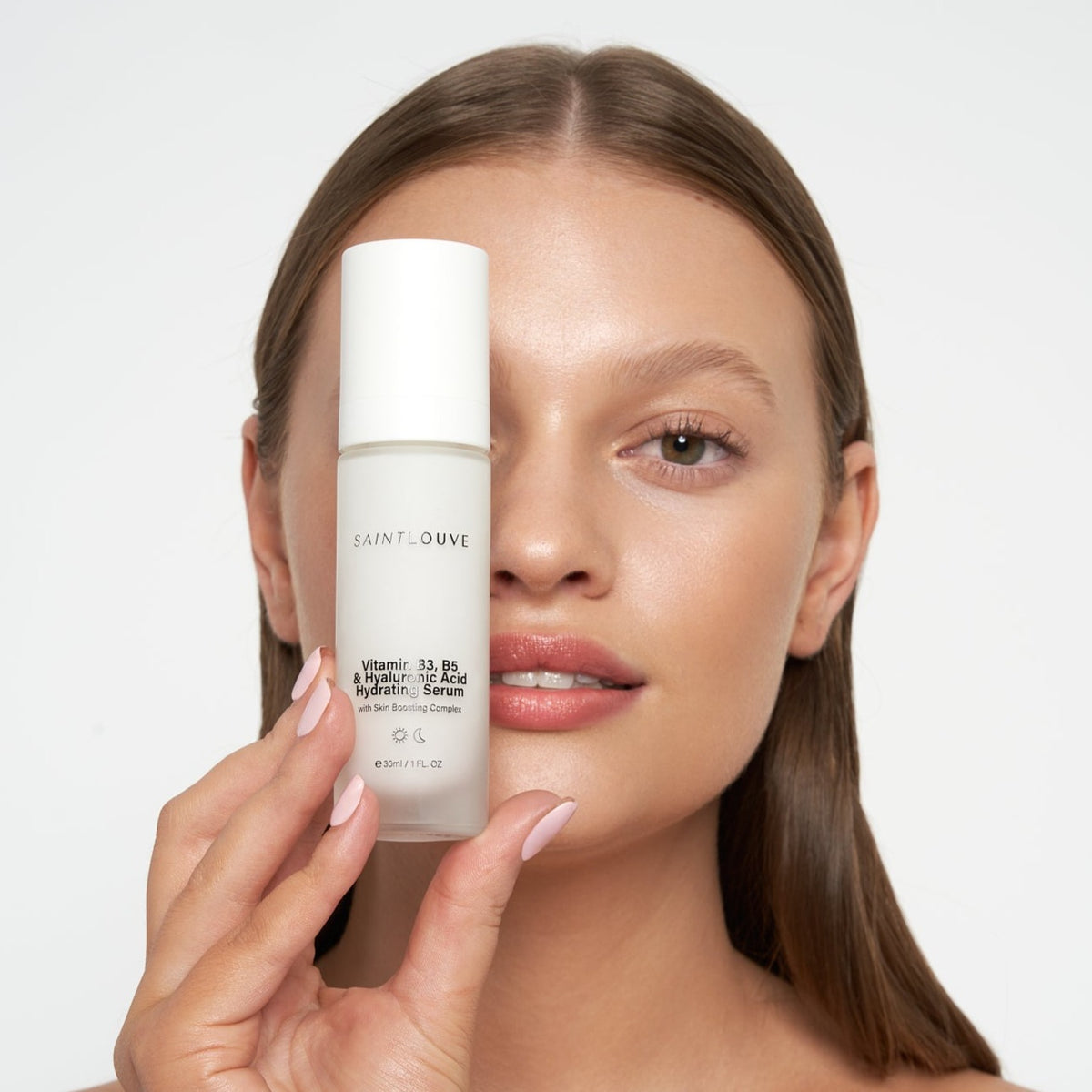 Vitamin B3, B5 & Hyaluronic Acid Hydrating Serum Saintlouve